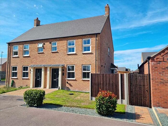 3 Bedroom Semi-Detached House To Rent In Leachman Close, Heckington, NG34