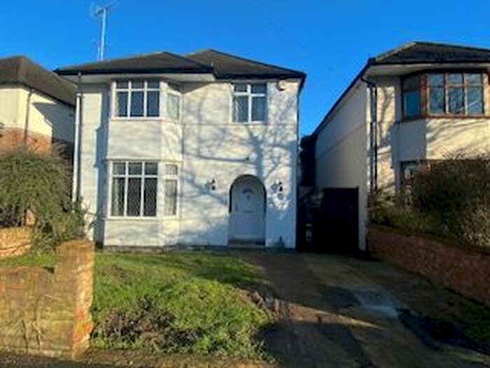 4 Bedroom Detached House To Rent In Brookdene Avenue, Watford WD19