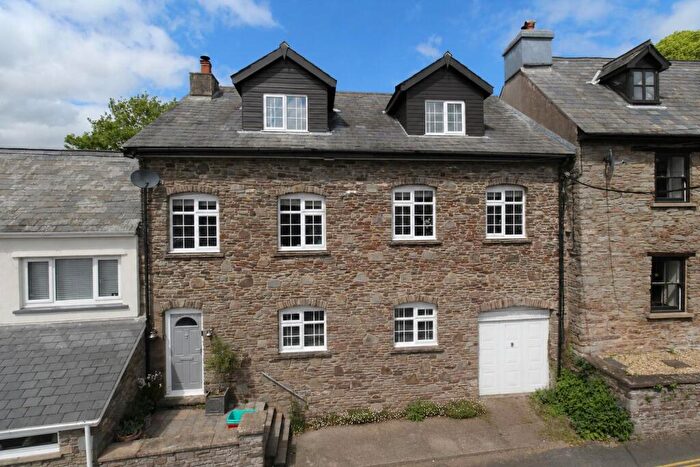 5 Bedroom Terraced House For Sale In Mount Street, Brecon, LD3