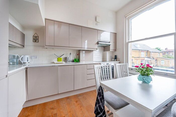 2 Bedroom Flat To Rent In Churchfield Road, Poet's Corner, London, W3