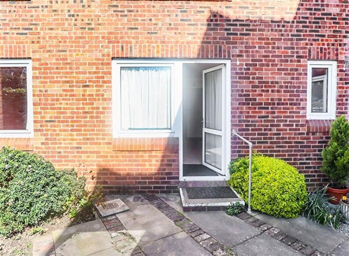1 Bedroom Flat For Sale In Homedell House, Harpenden, AL5