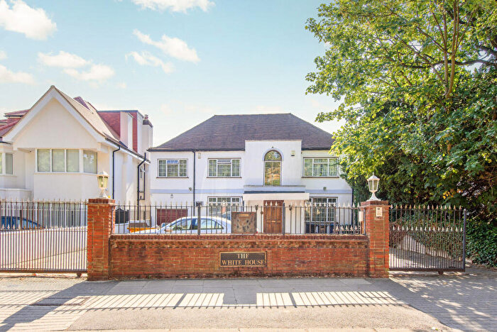 5 Bedroom House For Sale In Tenterden Grove, Hendon, London, NW4