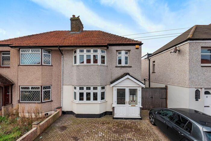 4 Bedroom Semi-Detached House To Rent In Balliol Road, Welling, DA16