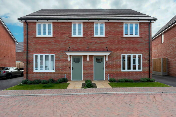 3 Bedroom Semi-Detached House For Sale In Bloor Homes Steeple Drive, LE14