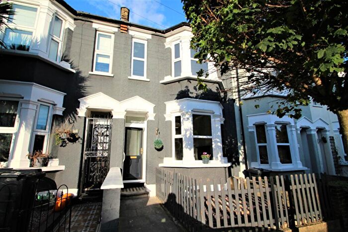 2 Bedroom Terraced House To Rent In Oxford Road, Woodford Green, IG8