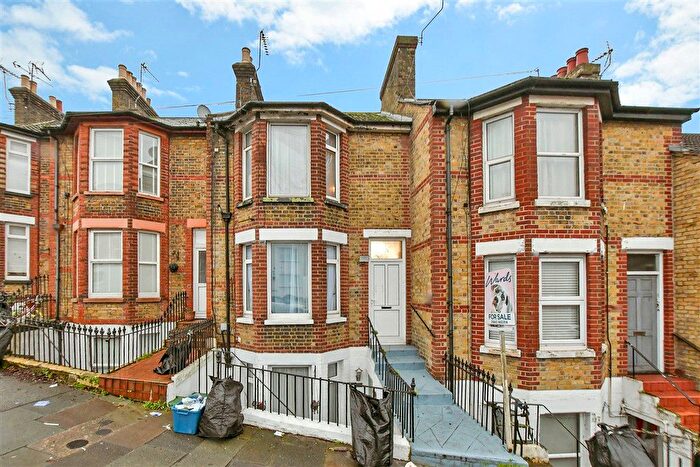 1 Bedroom Flat For Sale In Victoria Road, Ramsgate, Kent, CT11