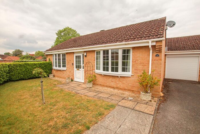 2 Bedroom Bungalow To Rent In Fromont Drive, Thatcham, RG19