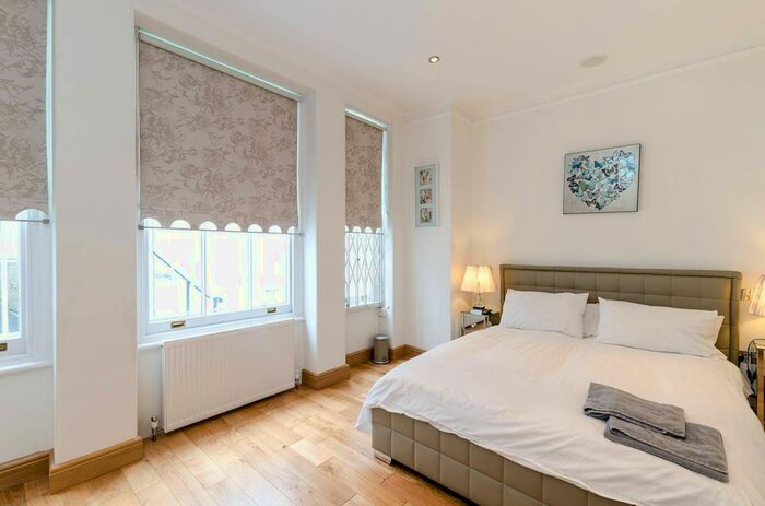 2 Bedroom Maisonette To Rent In Harrington Gardens, South Kensington, London, SW7