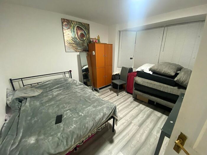 1 Bedroom Flat To Rent In Abbs Cross Lane, Hornchurch, RM12