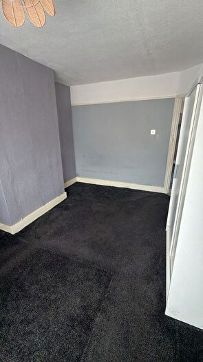 1 Bedroom Terraced House To Rent In Leicester Rd, Luton, LU4