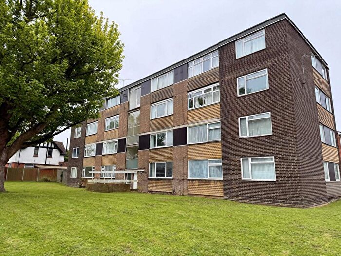 2 Bedroom Maisonette To Rent In Ripon House, Bishops Walk, HP21