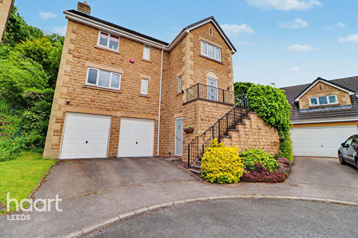 4 Bedroom Detached House For Sale In Martin Bank Wood, Huddersfield, HD5
