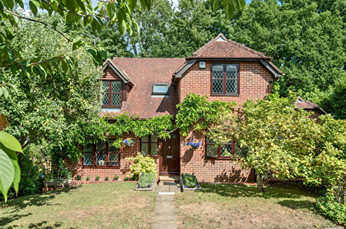 4 Bedroom Detached House For Sale In A High Street, Rowledge, Farnham, GU10
