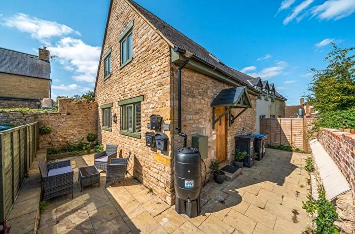 2 Bedroom Cottage To Rent In Chipping Norton, Oxfordshire, OX7