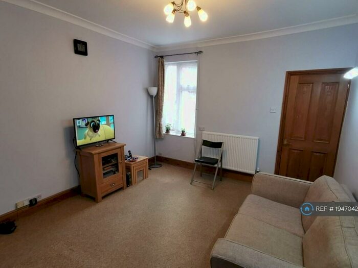 3 Bedroom Terraced House To Rent In Howard Street, Loughborough, LE11
