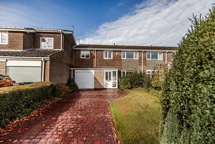 5 Bedroom Semi Detached House For Sale In Bracken Close, Dinnington, Newcastle Upon Tyne, NE13