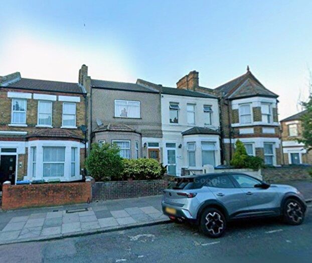 3 Bedroom Terraced House To Rent In Brewery Road, Plumstead, SE18