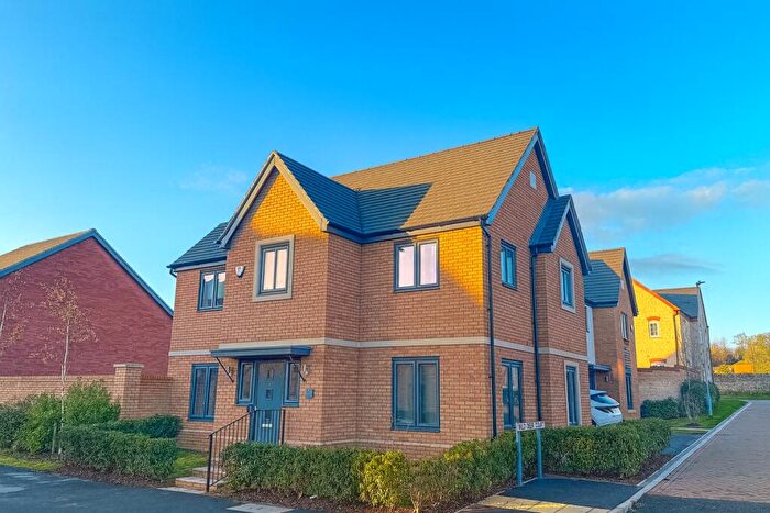 4 Bedroom Detached House For Sale In West Street, Upton, NN5