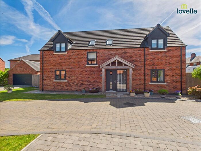 4 Bedroom Detached House For Sale In Lapstone Close, Nettleton, LN7
