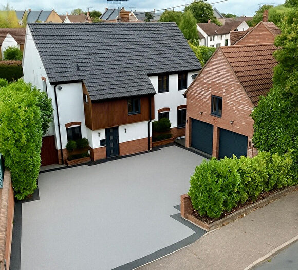 5 Bedroom Detached House For Sale In Vicarage Lane, Chelmsford, CM2