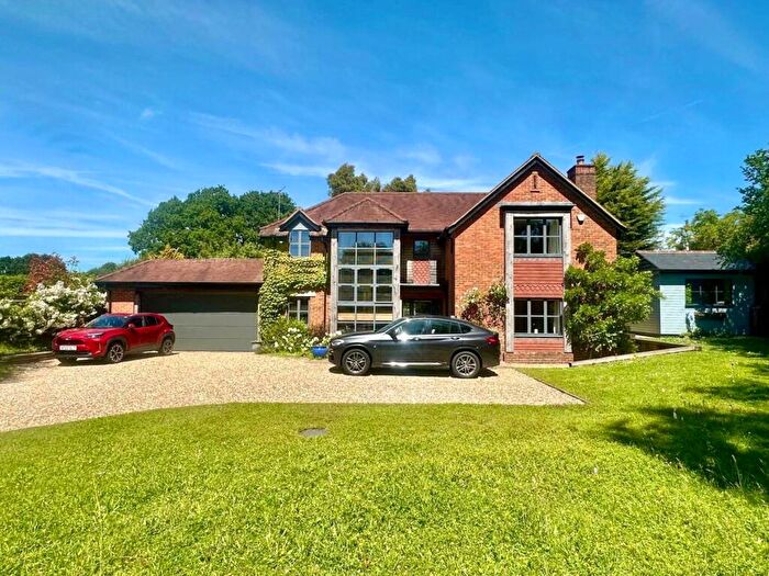 4 Bedroom Detached House For Sale In Newtown Road, Awbridge, Romsey, Hampshire, SO51