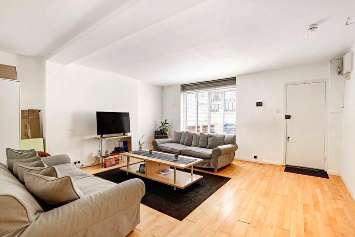 2 Bedroom Flat To Rent In St. Lawrence Terrace, London, W10