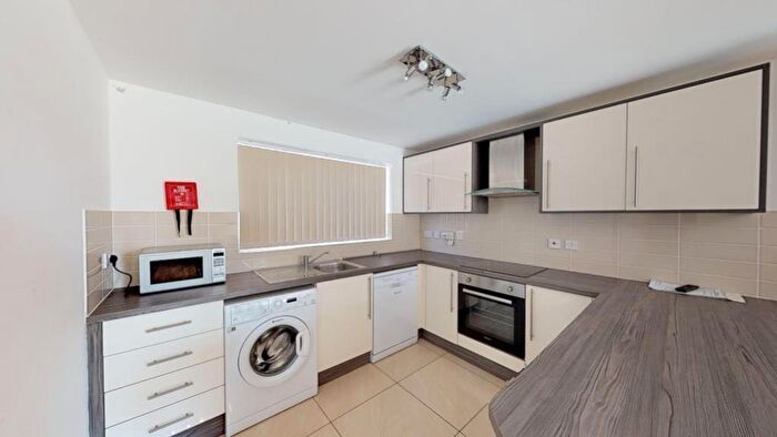 4 Bedroom Town House To Rent In Kilbourn Street, Nottingham, NG3