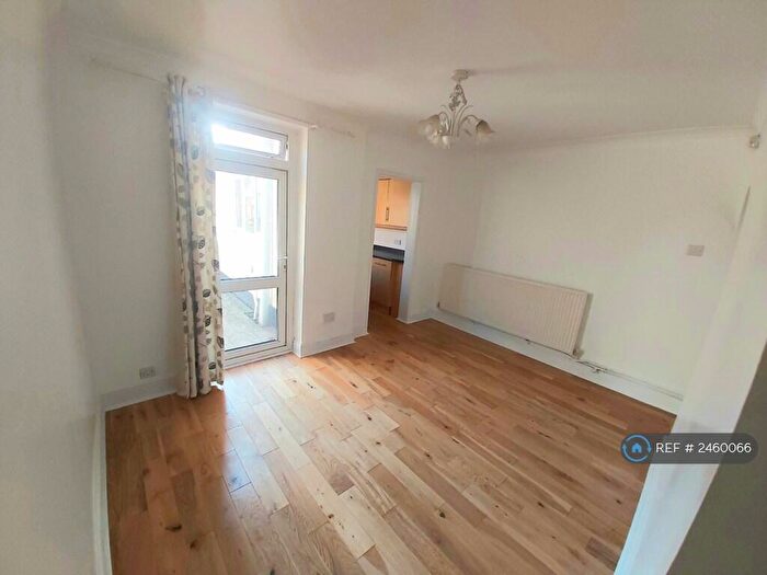 2 Bedroom End Of Terrace House To Rent In Thistle Street, Bristol, BS3