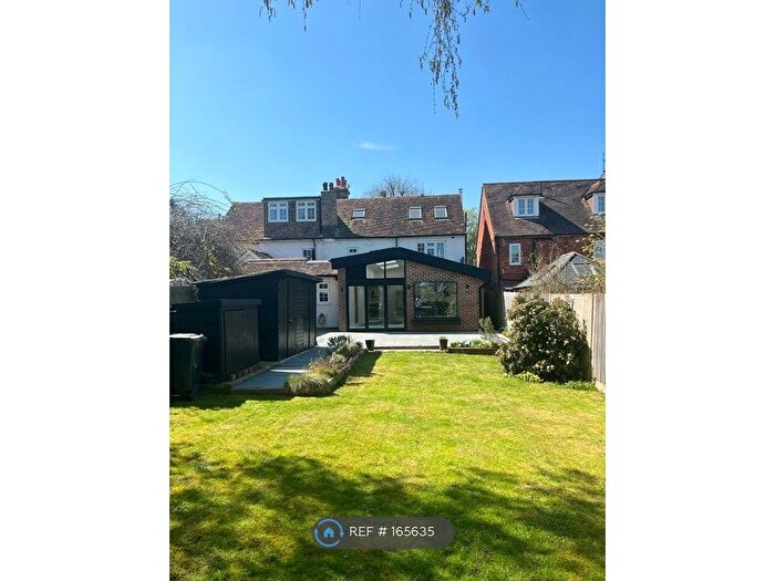 4 Bedroom Semi-Detached House To Rent In School House Lane, Tonbridge, TN12