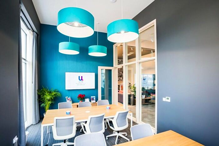 1 Bedroom Private Hall To Rent In Unilife High Street, - High Street, Southampton, SO14