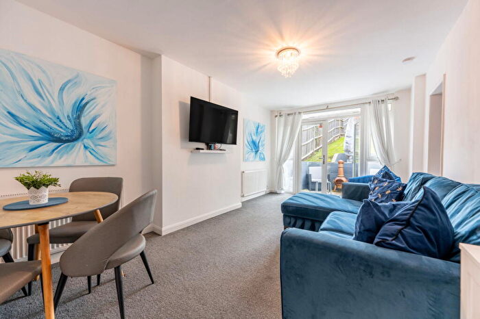 2 Bedroom Semi-Detached House For Sale In Gainsford Road, Southampton, SO19