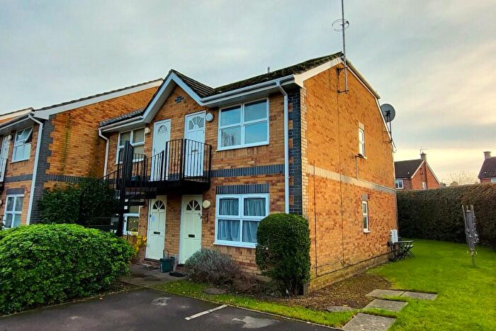 1 Bedroom Flat For Sale In Oak Manor Drive, Cheltenham, Gloucestershire, GL52