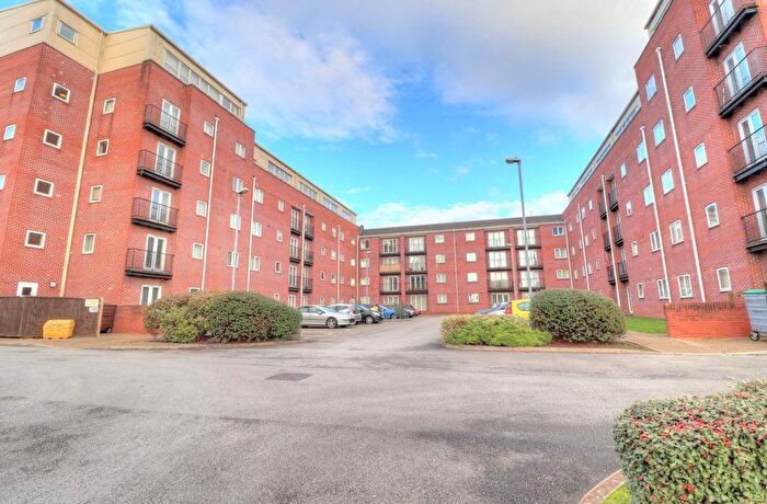 2 Bedroom Flat For Sale In Hessel Street, Salford, M50
