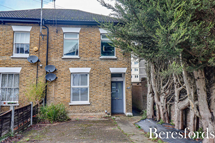 1 Bedroom Maisonette For Sale In Crescent Road, Warley, CM14