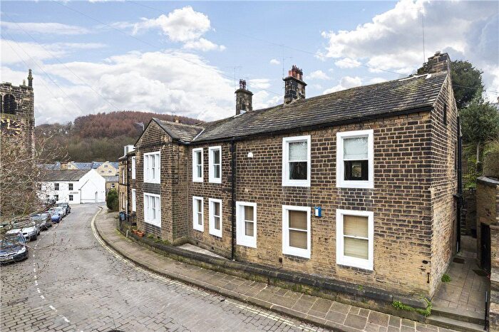2 Bedroom Flat For Sale In Old Main Street, Bingley, West Yorkshire, BD16