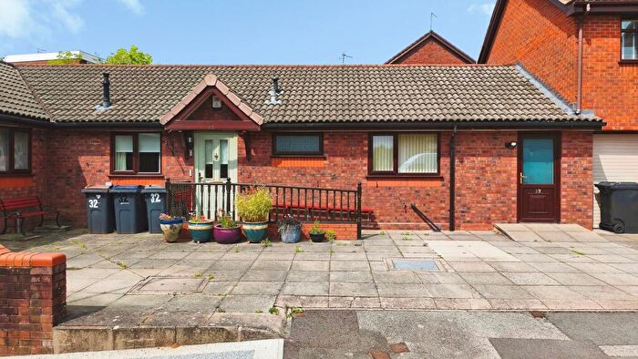 2 Bedroom Bungalow For Sale In Elford Close, Birmingham, West Midlands, B14