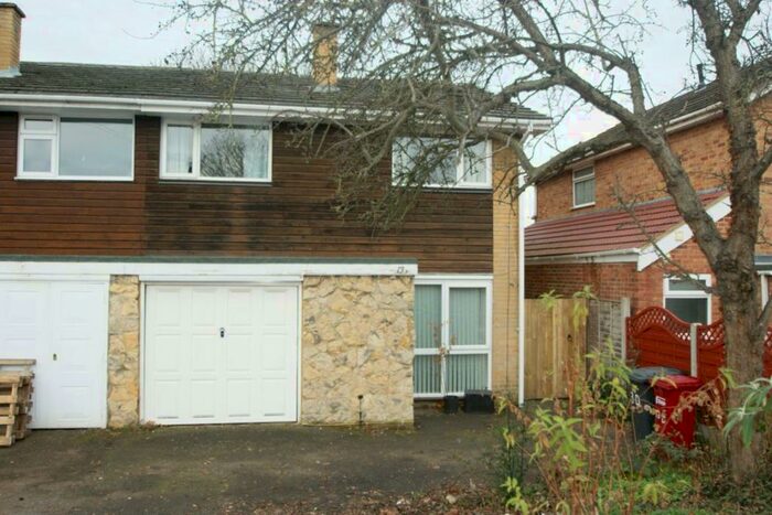 3 Bedroom House To Rent In Station Road, Cippenham, SL1