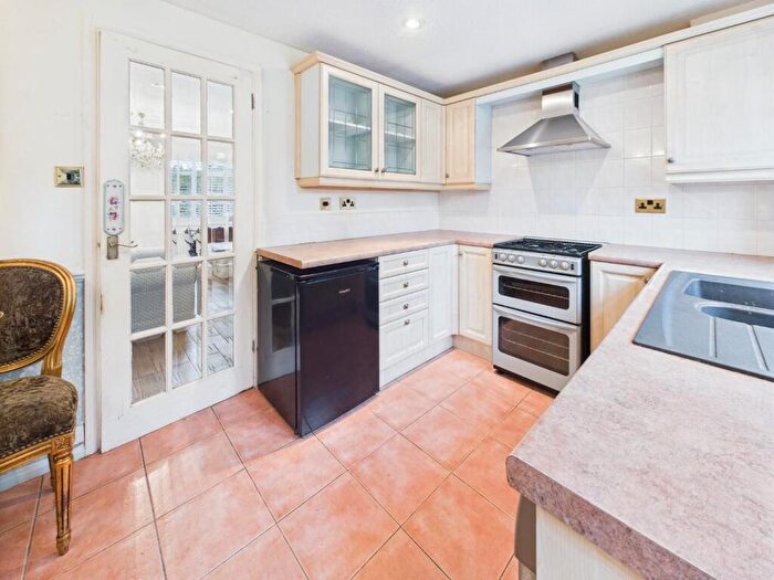 2 Bedroom Link Detached House For Sale In Churchill Close, Barrs Court, BS30
