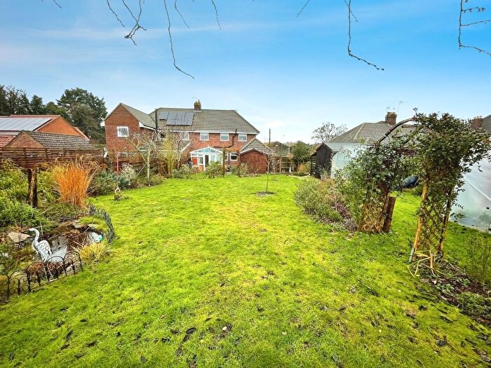 3 Bedroom Semi-Detached House For Sale In St. Georges Terrace, Gooderstone, PE33