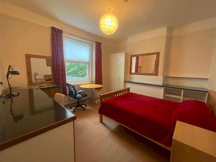 6 Bedroom Semi-Detached House To Rent In Richmond Road, Exeter, Devon, EX4