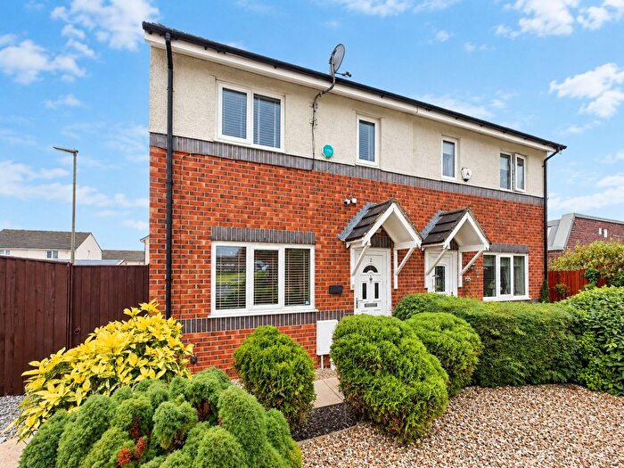 3 Bedroom Semi-Detached House For Sale In Laneshaw Close, Darwen, BB3