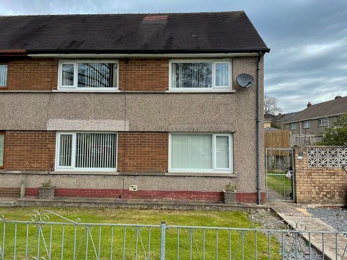 3 Bedroom Semi-Detached House To Rent In Llygad Yr Haul, Neath, Neath Port Talbot., SA10