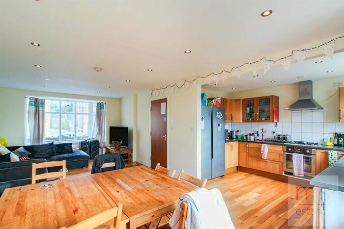 7 Bedroom Detached House To Rent In Harrington Drive, Lenton, Nottingham, NG7