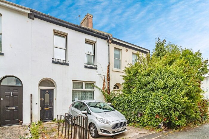 1 Bedroom Flat For Sale In St. Efrides Road, Torquay, TQ2