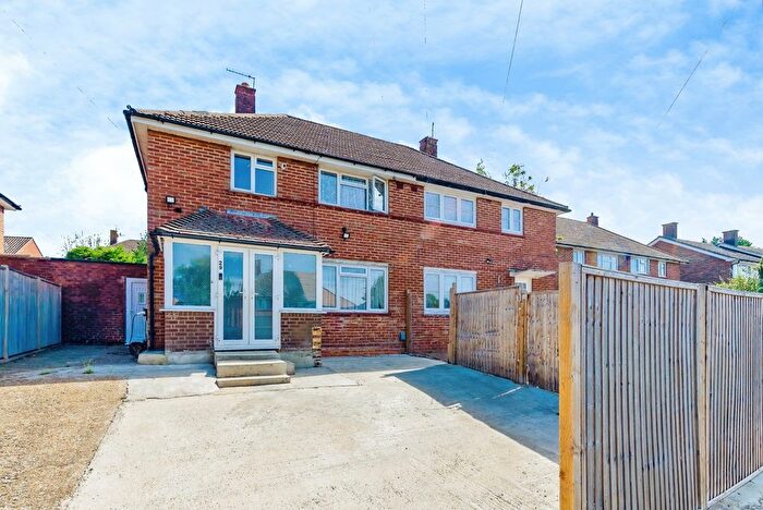 3 Bedroom Semi-Detached House For Sale In Redstart Close, New Addington, Croydon, CR0