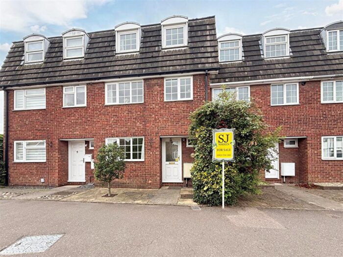 3 Bedroom Terraced House For Sale In High Street, Burnham-On-Crouch, CM0