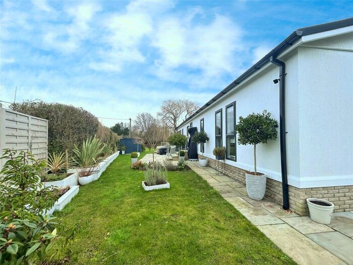 3 Bedroom Bungalow For Sale In Benham Lane, Riseley, Reading, RG7