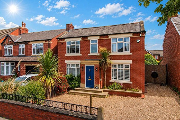 4 Bedroom Detached House For Sale In Kingsway, Ossett, WF5