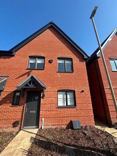 3 Bedroom Semi Detached House To Rent In Beaulieu Road, Whiteley, Fareham, SO30