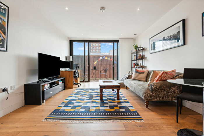 1 Bedroom Flat To Rent In Cobalt Place, Battersea Park, SW11